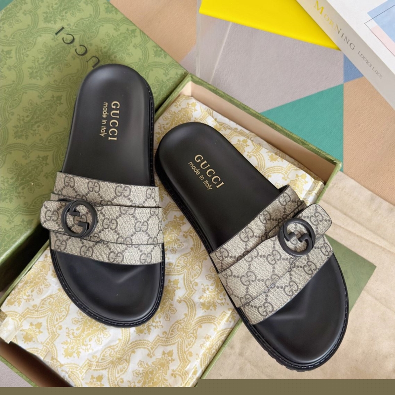 G*u*i slippers